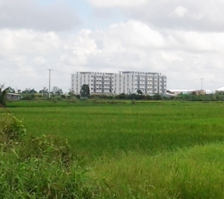 Giám đốc Sở Xây dựng lý giải nguyên nhân SV không vào ở khu nhà 80 tỷ - 1 Khu nhà ở sinh viên tỉnh Bạc Liêu nhìn từ xa trông rất hoành tráng.