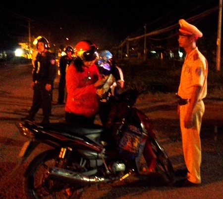 Thức trắng vì những tuyến đường bình yên - 1 Thức trắng vì những tuyến đường bình yên - 1