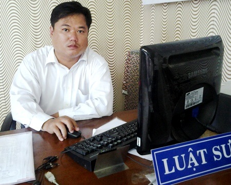 Vụ 2 tờ vé số trúng thưởng 3 tỷ: Ai bỏ tiền người đó hưởng! - 1 Luật sư Cao Thế Luận cho rằng, chủ sở hữu là người dùng tiền mua vé số.