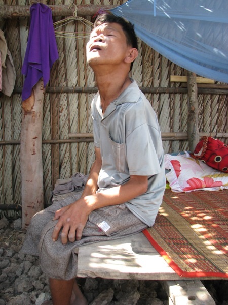 "Bông súng chết, 4 cha con chắc cũng chết theo" - 6