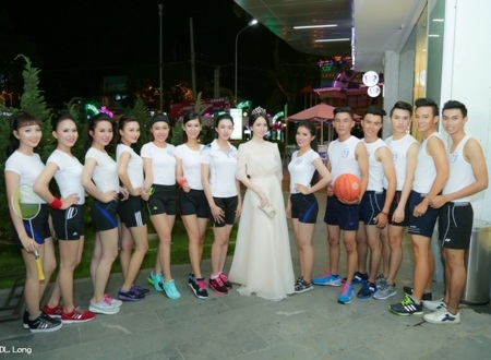 Hoa khôi HSSV Cần Thơ khoe dáng xinh xắn với đầm trắng - 9