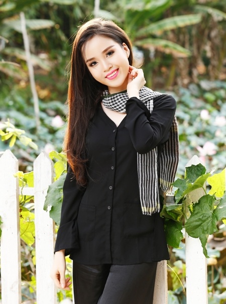 Hoa khôi Sinh viên Cần Thơ “hóa” nữ thanh niên xung phong duyên dáng - 1