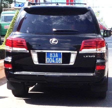 Công an Sóc Trăng nói gì về 4 xe Lexus biển xanh số đẹp? - 1
Một trong 4 chiếc xe Lexus LX570 mang biển xanh tại Sóc Trăng (Ảnh CTV)