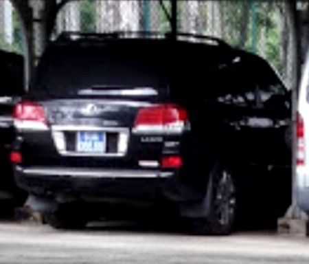 Tỉnh ủy Sóc Trăng trả lại xe Lexus biển xanh - 1
Chiếc xe Lexus 570LX mang biển số 83A-066.66 thường đậu tại nhà xe Tỉnh ủy Sóc Trăng đã được trả lại cho Công an tỉnh Sóc Trăng. (Ảnh: CTV)