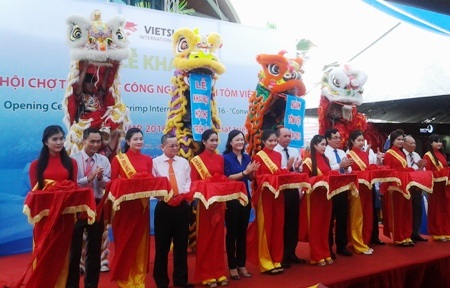Khai mạc Hội chợ ngành tôm lớn nhất Việt Nam - 1 Khai mạc Hội chợ ngành tôm lần đầu tiên được tổ chức tại Việt Nam.
