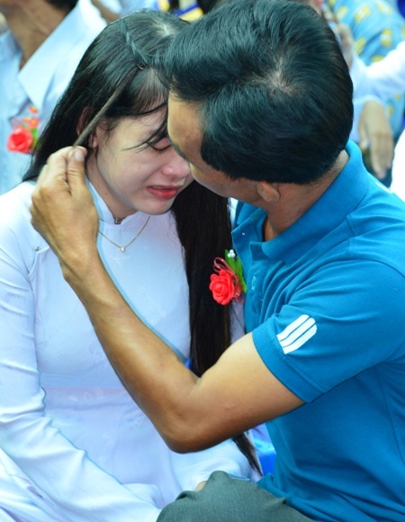 Những giọt nước mắt xúc động.