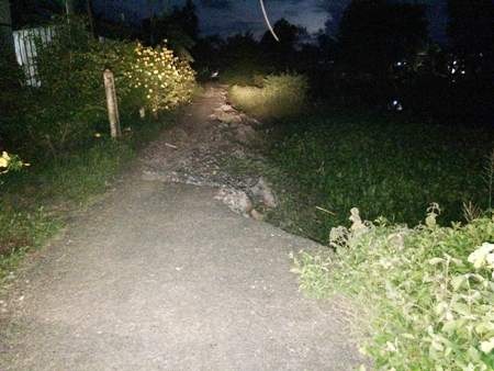 Đã có nhiều vụ tai nạn xảy ra khi người dân lưu thông qua đoạn sạt lở vào ban đêm.