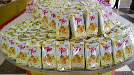 Bánh Pía được bán tại một số tỉnh, thành Tây Nam Bộ, nhưng nhiều nhất là ở tỉnh Sóc Trăng.