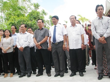 Vọng vang bài ca “vua” sân khấu tại lễ tưởng niệm nhạc sĩ Cao Văn Lầu - 1