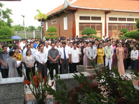 Vọng vang bài ca “vua” sân khấu tại lễ tưởng niệm nhạc sĩ Cao Văn Lầu - 3