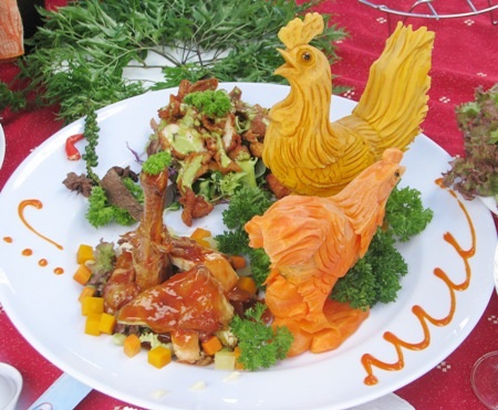 Ấn tượng món ăn "biến tấu" hình cây đàn kìm - 12