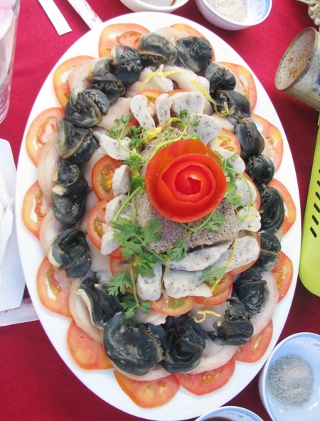 Ấn tượng món ăn "biến tấu" hình cây đàn kìm - 16