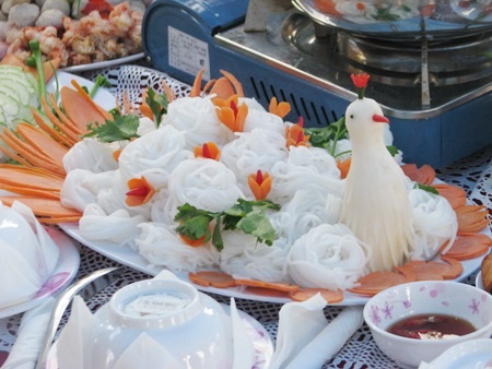 Ấn tượng món ăn "biến tấu" hình cây đàn kìm - 19