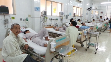 Sốt xuất huyết đang đẩy áp lực quá tải lên cao tại bệnh viện Nhi Đồng, Đồng Nai