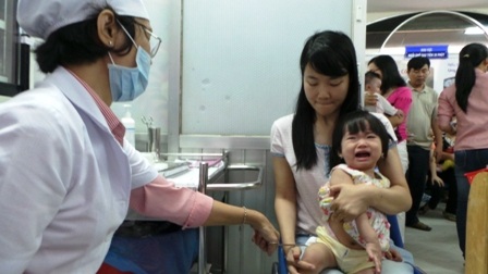 TPHCM đã chặn đứng được tình trạng xếp hàng chờ đăng ký tiêm Pentaxim