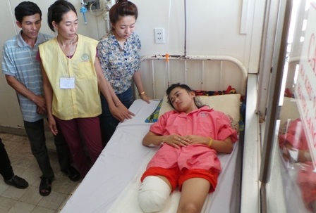 Bé Hà Vi đang nằm điều trị tại bệnh viện Chợ Rẫy