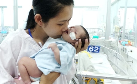 
Tài sản duy nhất chỉ có chiếc xe đạp cũ của chị Nâu không lo nổi một đơn thuốc cho chồng con
