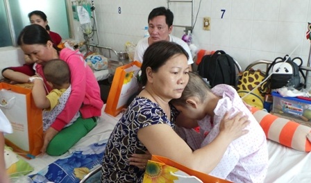 Quá tải bệnh viện đang gây mất lòng tin ở người bệnh, tác động tiêu cực đến chất lượng điều trị