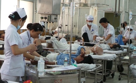 Điều dưỡng là công việc nhiều áp lực, rất vất vả nhưng thu nhập chưa tương xứng