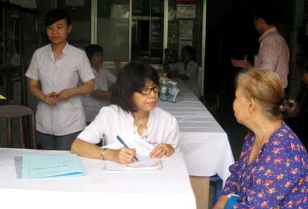 Nhiều trạm y tế phường xã, y bác sĩ đang phải tay không trị bệnh