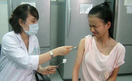 Theo PGS Phan Trọng Lân các phản ứng sau tiêm HPV thường nhẹ và sẽ tự khỏi
