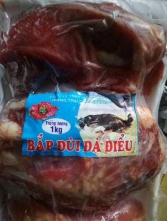 Báo động tình trạng tẩm hóa chất “hô biến” thịt heo thành thịt rừng - 1 Một mẫu sản phẩm thịt heo giả thịt đà điểu bị cơ quan chức năng thu giữ