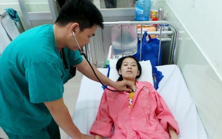 
Bác sĩ Phụng cho biết, chị cần được mổ càng sớm càng tốt để giữ lại sinh mạng
