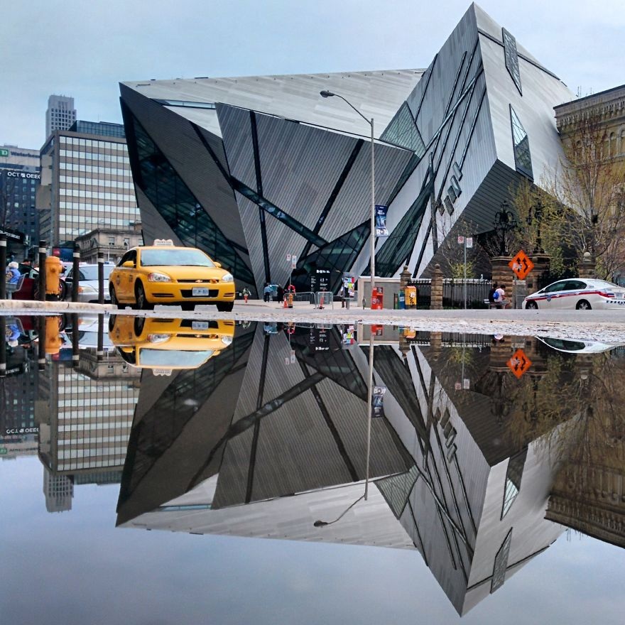 Thế giới kỳ ảo nhìn từ vũng nước - 7 Đường phố Toronto, Canada.