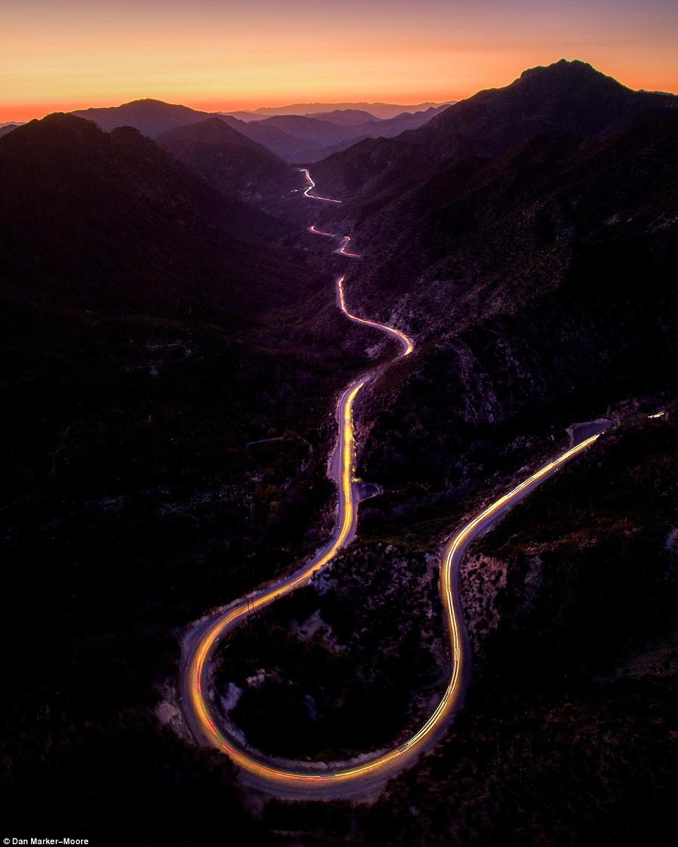 Những hình ảnh tuyệt đẹp về thế giới nhìn từ trên cao - 7 Hoàng hôn trên dãy núi San Gabriel ở California (Mỹ)