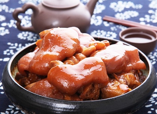 Ngó bàn tiệc hấp dẫn đón năm mới ở các quốc gia - 7 Ngó bàn tiệc hấp dẫn đón năm mới ở các quốc gia - 7