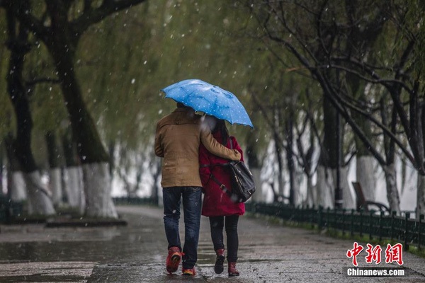 Cảnh đẹp mê hồn những vùng đất chìm trong tuyết trắng - 6 Mùa đông giá lạnh cũng khiến người ta muốn xích lại gần nhau hơn để tìm kiếm hơi ấm