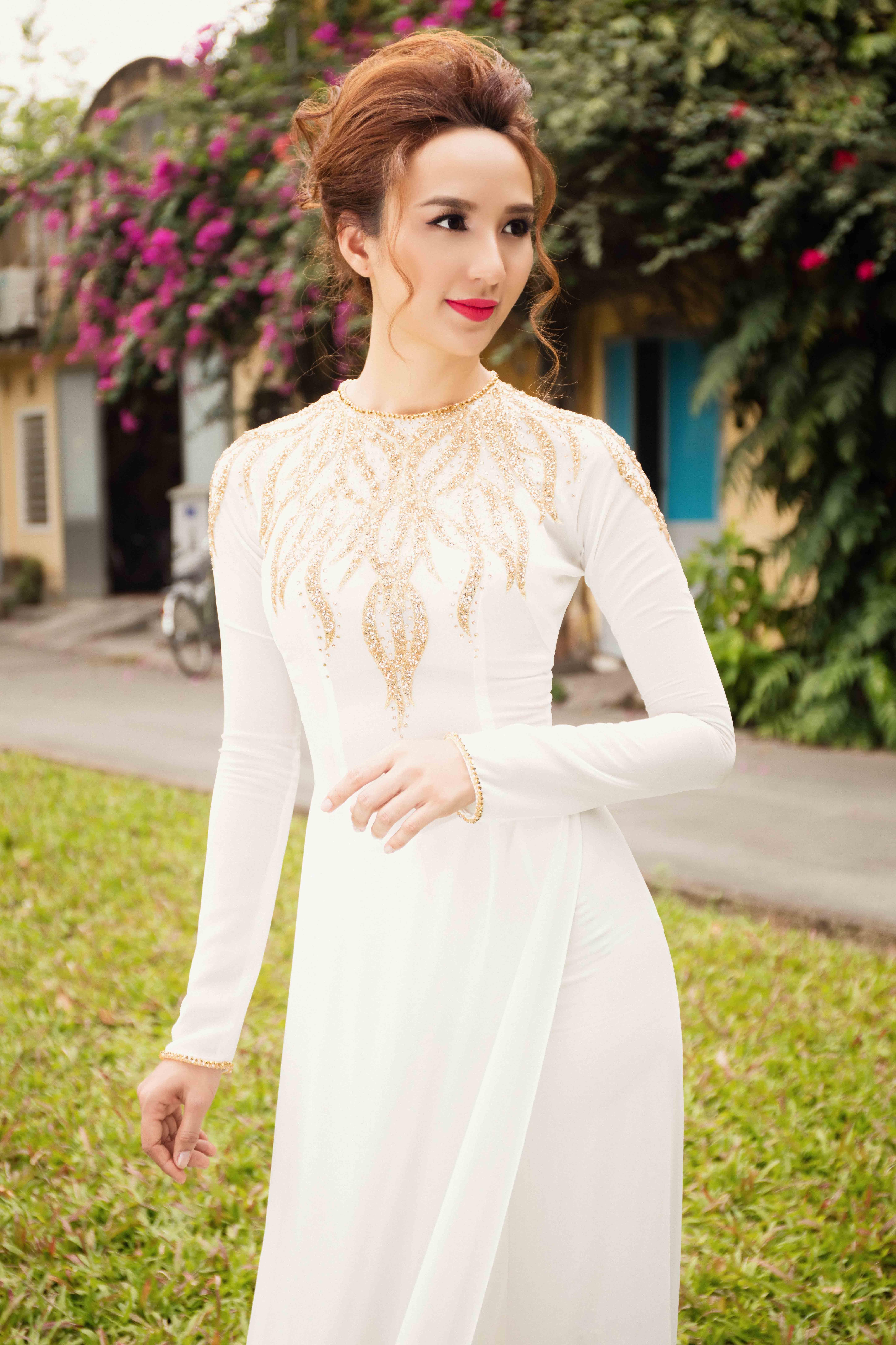 Hoa hậu Du lịch Ngọc Diễm duyên dáng trong tà áo dài - 14 Hoa hậu Du lịch Ngọc Diễm duyên dáng trong tà áo dài - 14