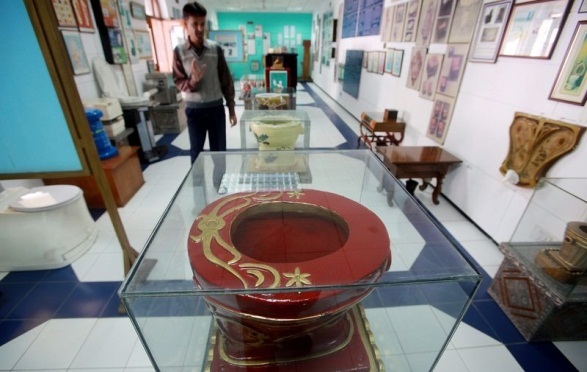 Khám phá bảo tàng nhà WC duy nhất trên thế giới - 2 Khám phá bảo tàng nhà WC duy nhất trên thế giới - 2