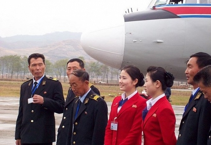 Cận cảnh dàn tiếp viên xinh đẹp của hàng không Triều Tiên - 9 Cận cảnh dàn tiếp viên xinh đẹp của hàng không Triều Tiên - 9