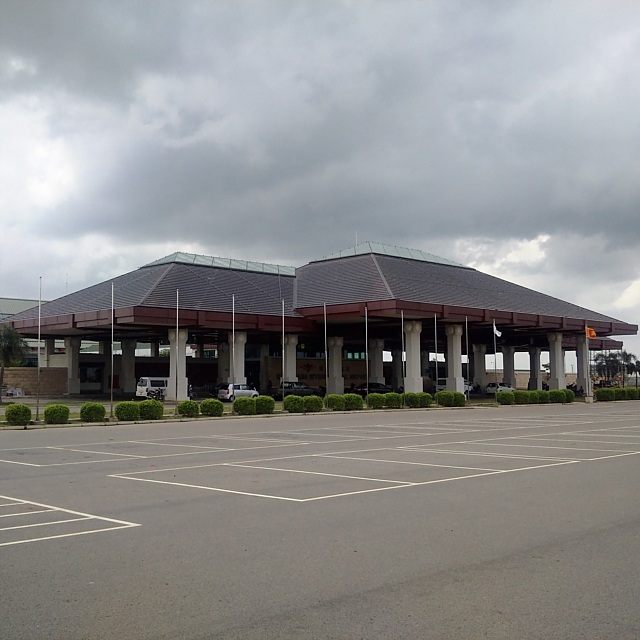 Ngỡ ngàng với sân bay hiện đại nhưng "vắng như chùa Bà Đanh" - 2 Ngỡ ngàng với sân bay hiện đại nhưng "vắng như chùa Bà Đanh" - 2