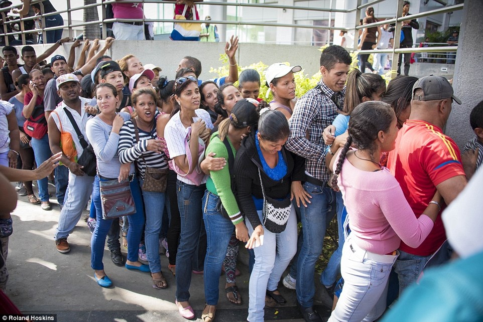 Cuộc sống tương phản giữa giới siêu giàu và người nghèo ở Venezuela - 10 Cuộc sống tương phản giữa giới siêu giàu và người nghèo ở Venezuela - 10