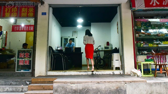 Cô gái 9x kiếm 33 triệu trong 2 ngày nhờ... gấp quần áo thuê - 2 Đang có công việc tốt ở bệnh viện, nhưng cô quyết định phát triển kinh doanh theo hướng riêng