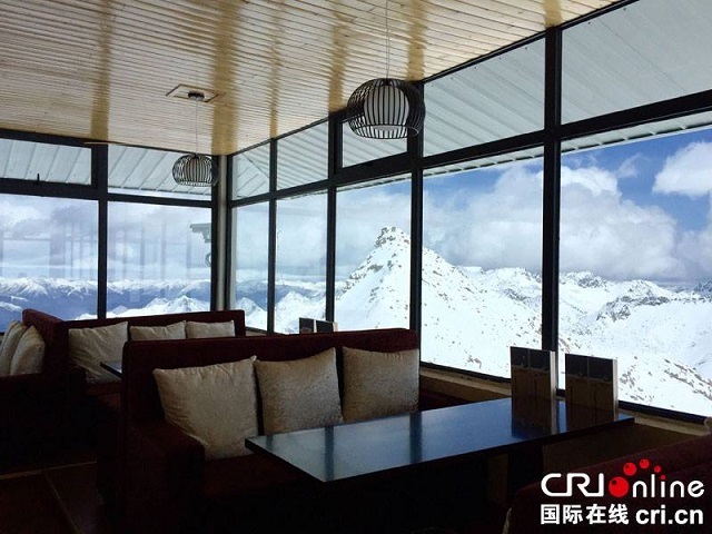Bên trong quán cafe cao và cô đơn nhất thế giới - 3 Với vị trí đắc địa, quán café được mệnh danh là nơi cao và cô đơn nhất thế giới