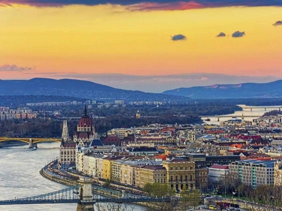 Hà Nội - một trong những điểm đến rẻ nhất thế giới - 2 Thủ đô Budapest của Hungary có chi phí rẻ nhất