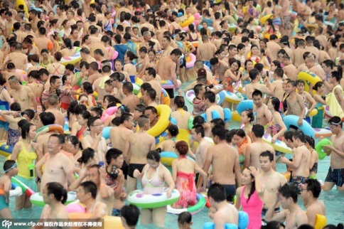 Theo kết quả điều tra của cơ quan chức năng, hơn một nửa số bể bơi công cộng ở Bắc Kinh có hàm lượng nước tiểu quá cao.