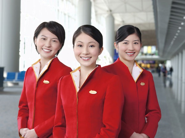 Khách Trung Quốc hất nước cam vào mặt tiếp viên hàng không - 2 Các nữ tiếp viên của hãng Cathay Pacific.