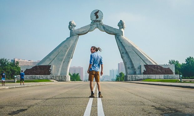 Theo chân du khách Anh khám phá chốn ăn chơi ở Triều Tiên - 2 Anh khám phá hầu khắp các điểm du lịch nổi tiếng tại Bình Nhưỡng
