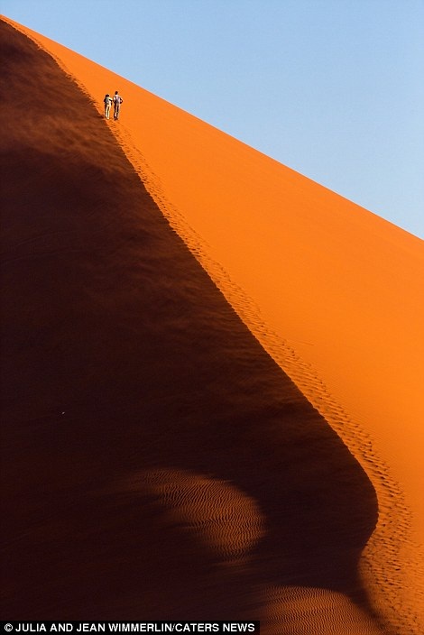 Khó tin với vẻ đẹp bất tận của cồn cát ở Namibia - 6 Nhìn từ trên cao cồn cát như bức tranh siêu thực