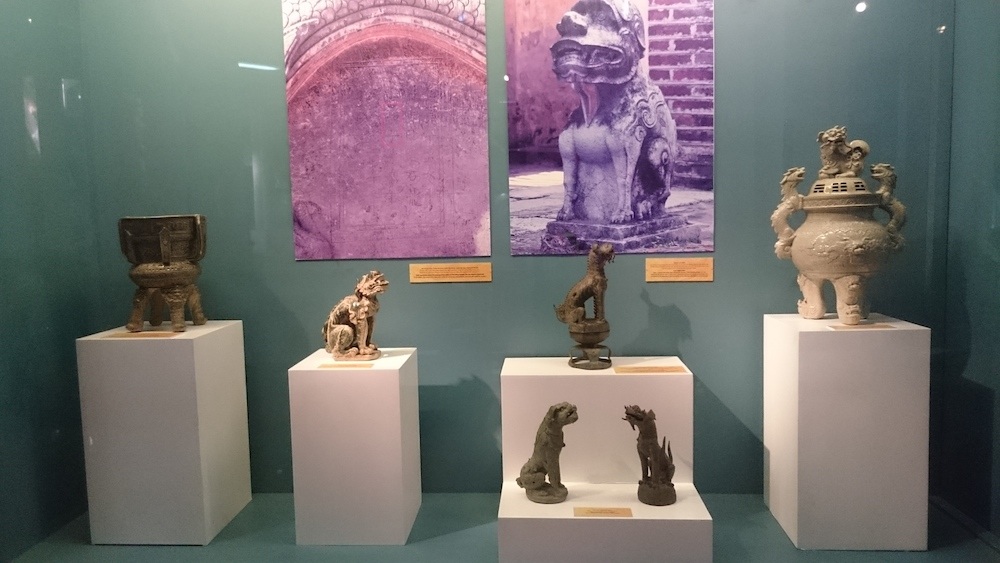 Bảo tàng Lịch sử Quốc gia đang trưng bày và giới thiệu 27 loại hình các con vật linh thiêng, qua gần 100 hiện vật tiêu biểu với chủ để “Linh vật Việt Nam”.