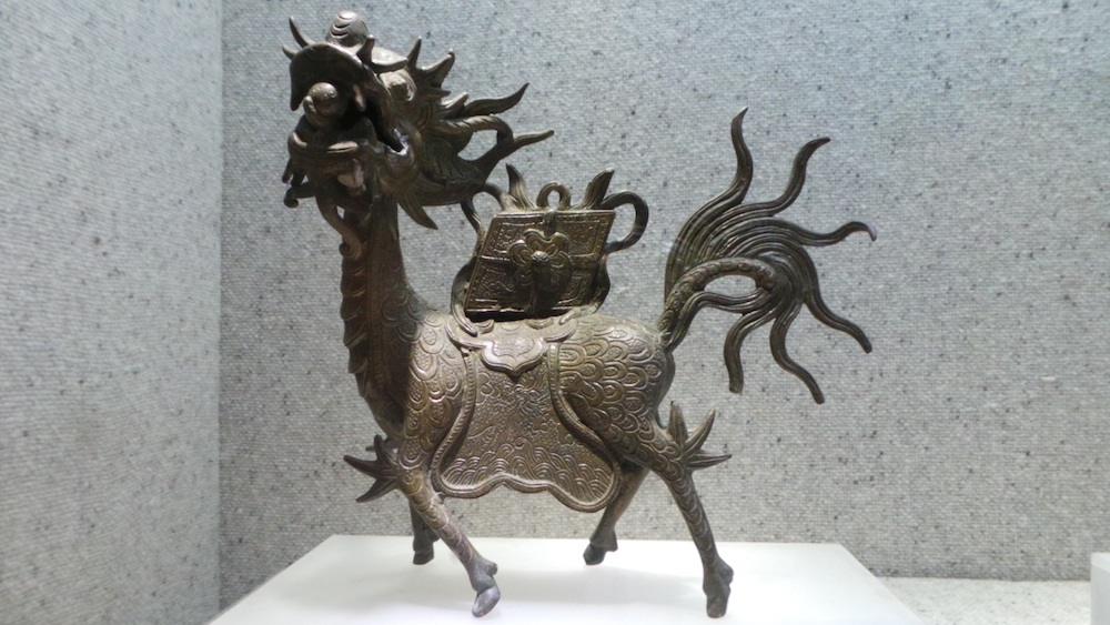 Tượng long mã, chất liệu bằng đồng thời Nguyễn thế kỷ 19-20.