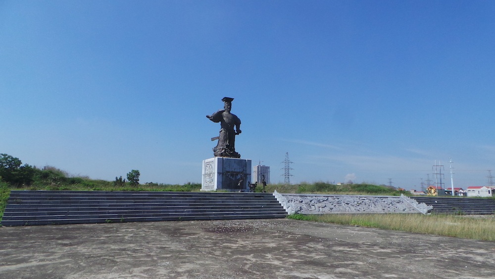 dinh-tien-hoang1-1447868934076