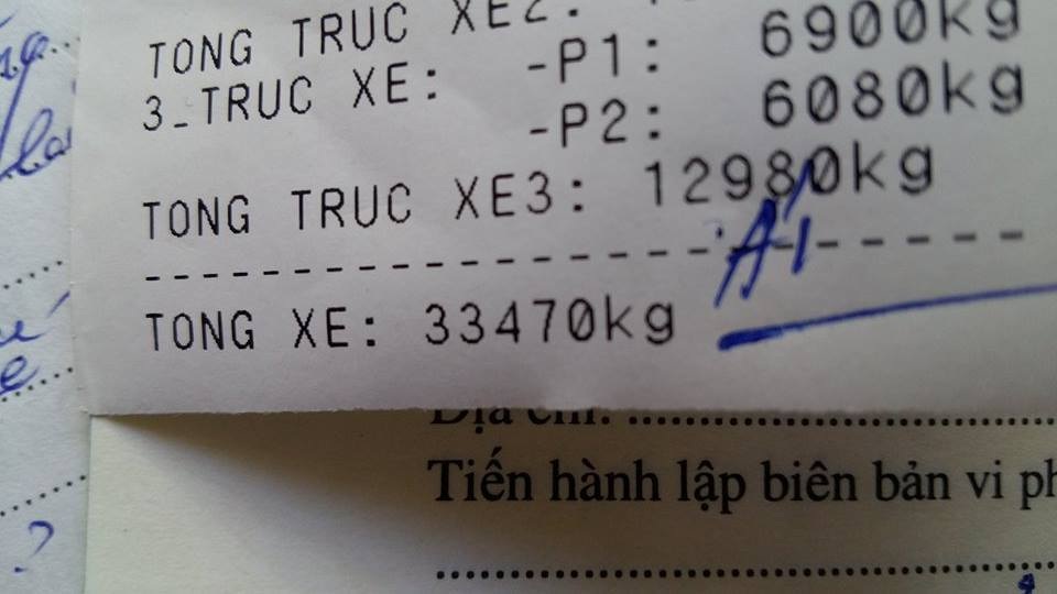 Hà Nội: Xử lý "hung thần" xe tải lộng hành trong đêm - 5 biên lai sau khi cân tải, tất cả những xe bị cân đều có dấu hiệu quá tải từ 40 đến 100%