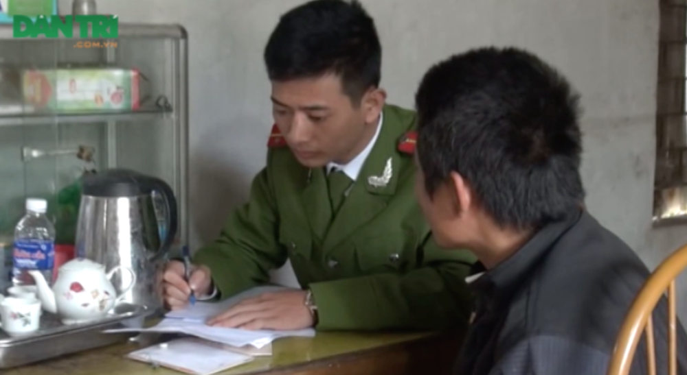 Hà Nội: Đột nhập lò chế biến da trâu bò, mỡ bẩn - 2 Lái xe cũng như chủ cơ sở chế biến đều không xuất trình được những giấy tờ liên quan.