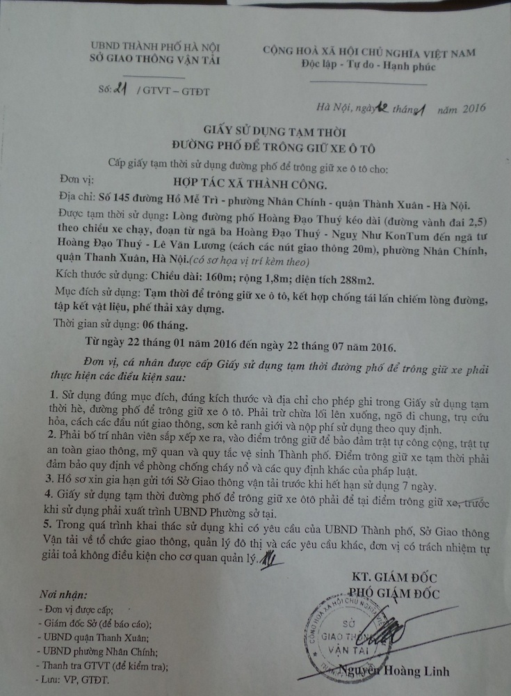 
Giấy phép trông giữ xe của bãi xe Thành Công, trong đó có những quy định nghiêm ngặt về diện tích được phép sử dụng.
