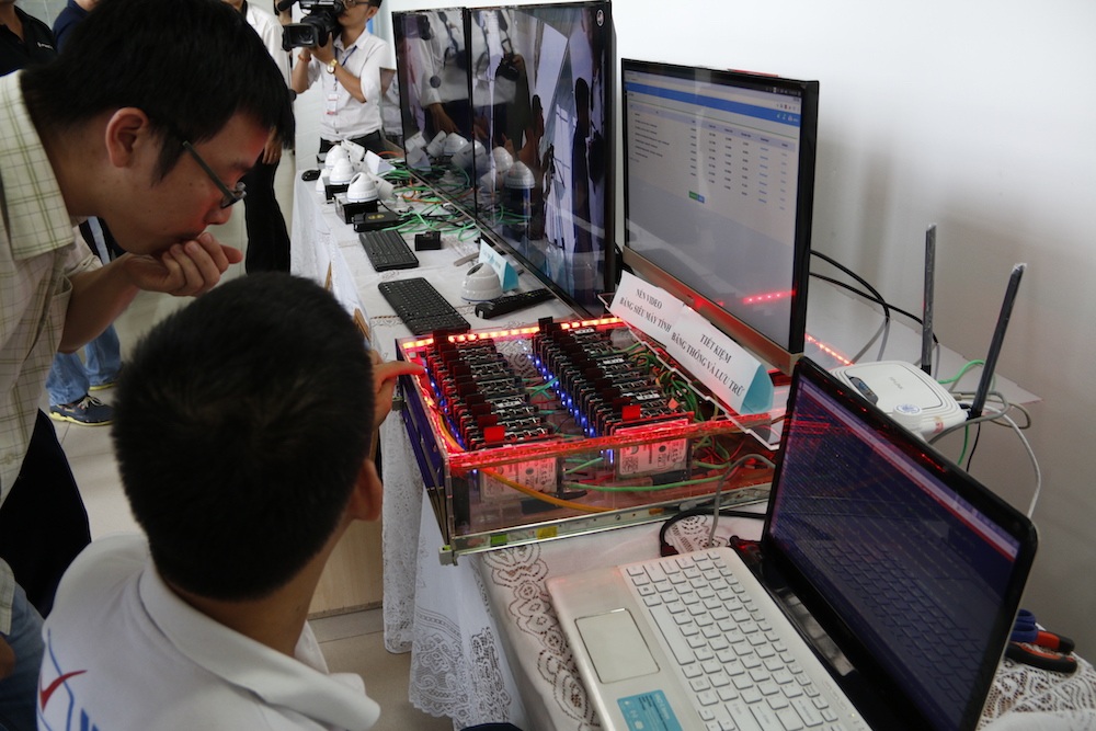 Một sản phẩm được trưng bày trong buổi lễ khai trương phòng thí nghiệm IoT. Đây là sản phẩm Nén video bằng siêu máy tính và Tiết kiệm băng thông và lưu trữ.